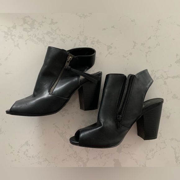 Lester peep toe zippered heel - Picture 3 of 5